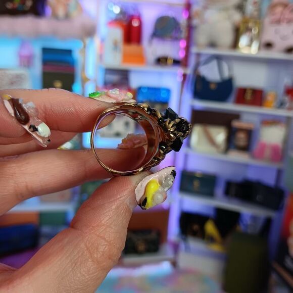 NIB Gucci Lion Head Crystal Cocktail Statement Ring Size 8.5 US - Picture 8 of 11